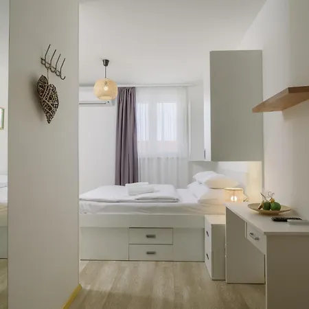 White Nocleg ze śniadaniem Trogir