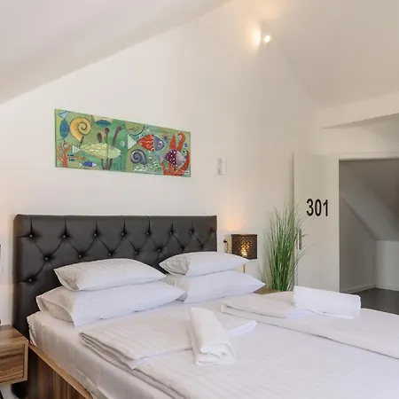 White Nocleg ze śniadaniem Trogir