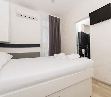White 3*