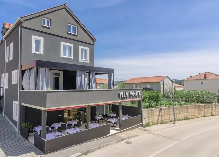 White krevet i doručak Trogir