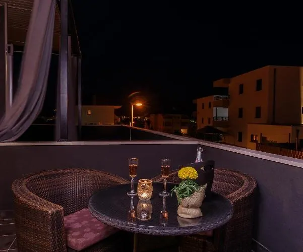 White Couette-café Trogir