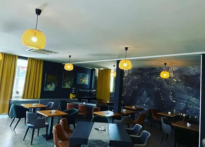 White Couette-café Trogir