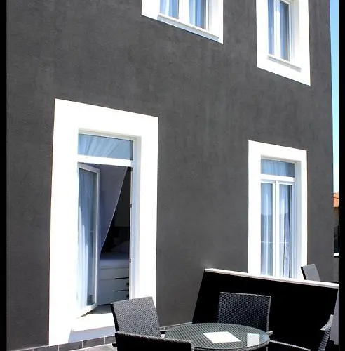 White krevet i doručak