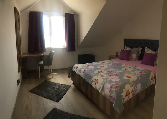 White krevet i doručak Trogir