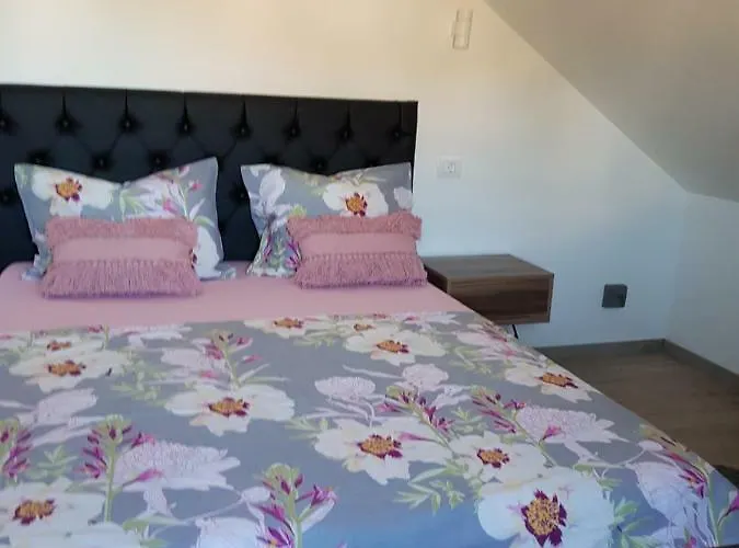 White krevet i doručak Trogir