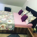 Bed & Breakfast White 3*