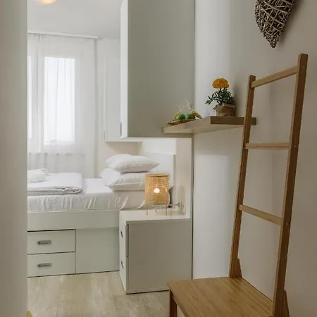 Alojamento de Acomodação e Pequeno-almoço White 3*