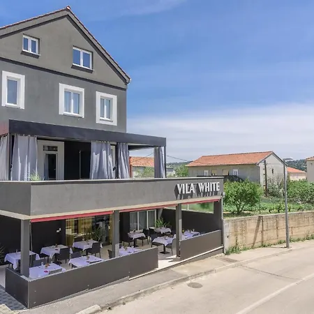 White Bed & Breakfast Trogir