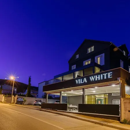 White Bed & Breakfast