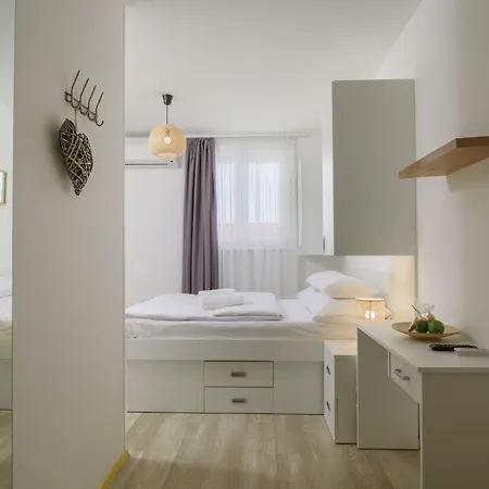 Alojamento de Acomodação e Pequeno-almoço White Trogir