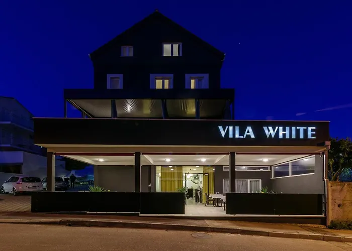 Bed & Breakfast White