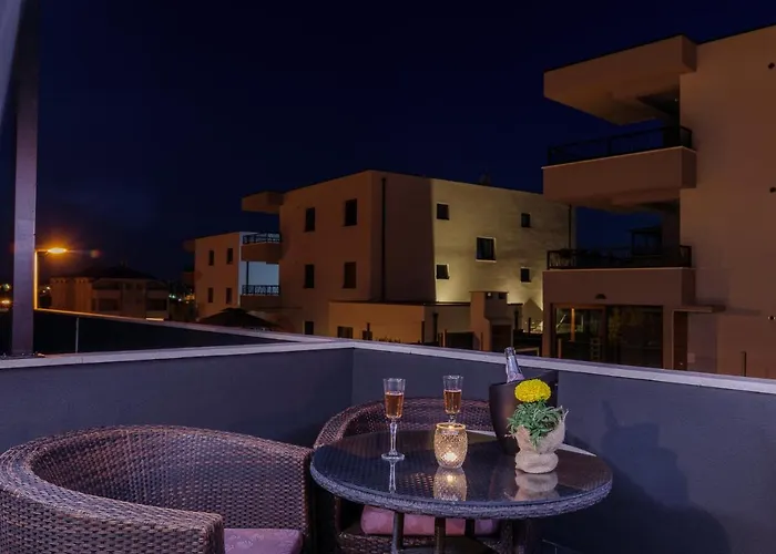 Bed and Breakfast White 3*