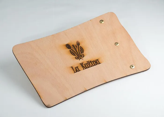 White 3* Τρογκίρ